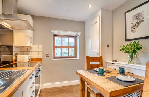Richmond House | Tavern Cottage - One Bedroom House, Sleeps 2