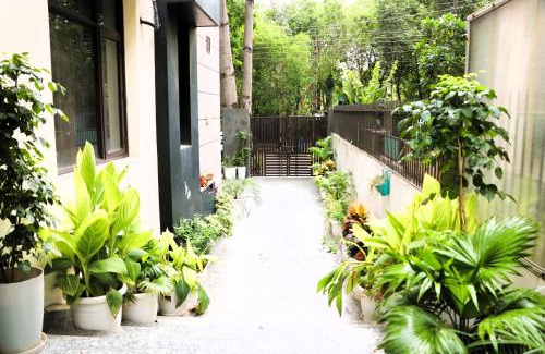 Noida Hotel | Tavisha Villa Film City Road Dadri Road