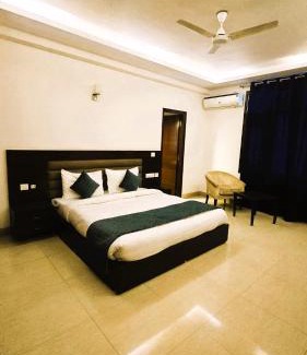 Noida Hotel | Tavisha Villa Film City Road Dadri Road