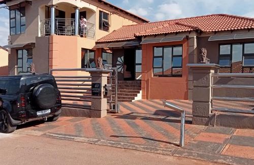 Rustenburg Bed & Breakfast | Tawana Guesthouse