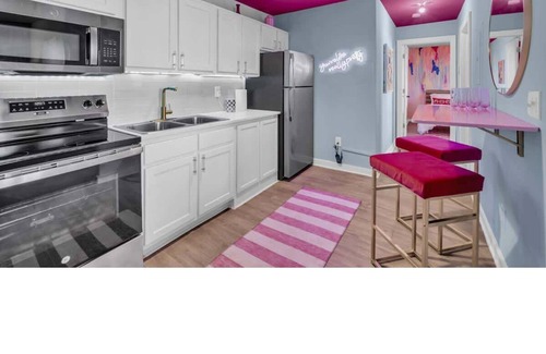Hope Gardens Apartment | Taylor Swift Themed Apartment!