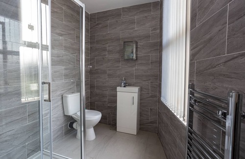 Anfield Bed & Breakfast | TCO Luxury Family Executive Room 5