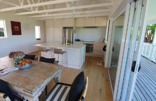 Mahurangi House | Te Kapa Cottage, 3 bedroom.