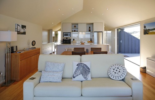 Mahurangi West House | Te Muri Ridge Private Luxury Retreat