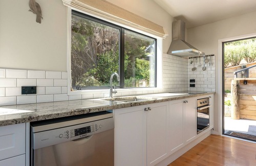 Omiha Cottage | Te Whau Retreat - The Cottage