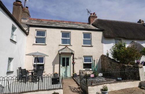 Marhamchurch House | Tea Cosy Cottage