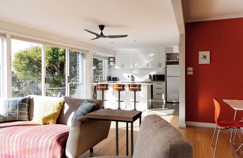 Bicheno House | Tea Tree on Tasman - Central, Serene & Garden-Filled