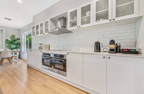 Inverloch House | Tea Tree Retreat Summ