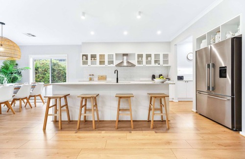 Inverloch House | Tea Tree Retreat Summ