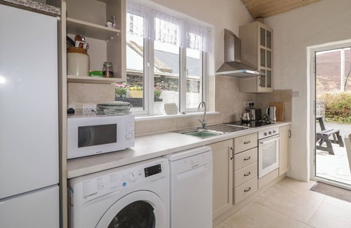 Donegal Cottage | TEACH PHAIDÍ MHÓIR, pet friendly in Glencolmcille, County Donegal