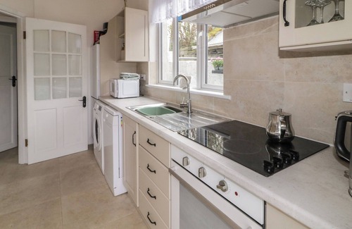 Donegal Cottage | TEACH PHAIDÍ MHÓIR, pet friendly in Glencolmcille, County Donegal