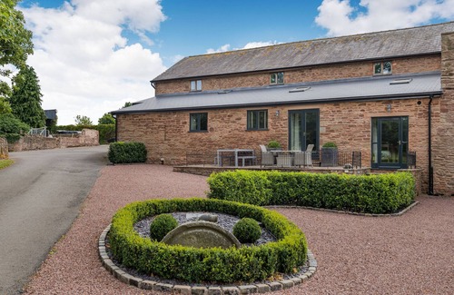 Redbrook Cottage | TEAL BARN ANNEXE, pet friendly, with a garden in St Weonards