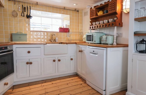 Polperro Cottage | TEANA COTTAGE, pet friendly, character holiday cottage in Polperro