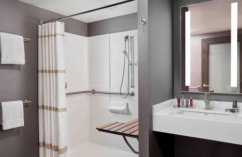 Teaneck Hotel | Teaneck Marriott at Glenpointe