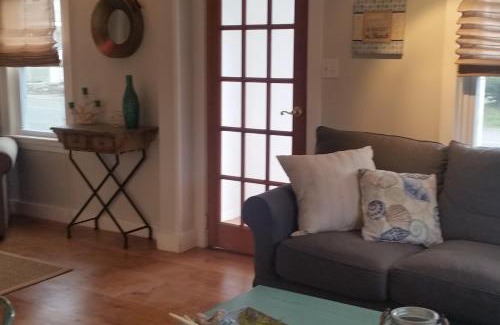 East Falmouth House | Teaticket Cottage