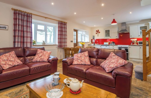 Abercych Cottage | TEIFI COTTAGE, pet friendly, luxury holiday cottage in Cenarth