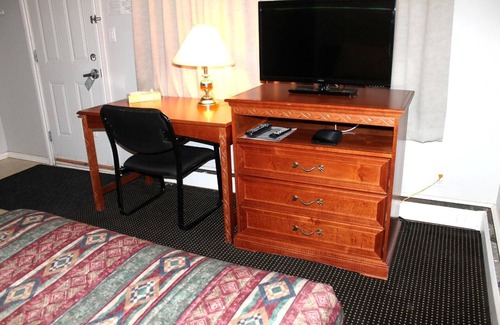 Brooks Hotel | Tel Star Motel