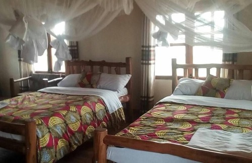 Kasese Cabin | Tembo Safari Lodge