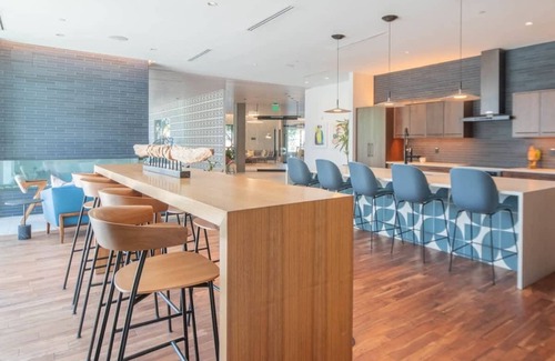 Tempe Apartment | Tempe Comfort 1BD with Pool Gym & Parking!