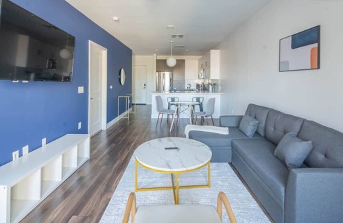 Tempe Apartment | Tempe Comfort 1BD with Pool Gym & Parking!