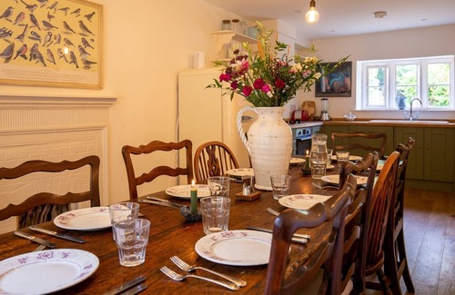 Temple Guiting Cottage | Temple Guiting Cottage - sleeps 10 guests in 5 bedrooms