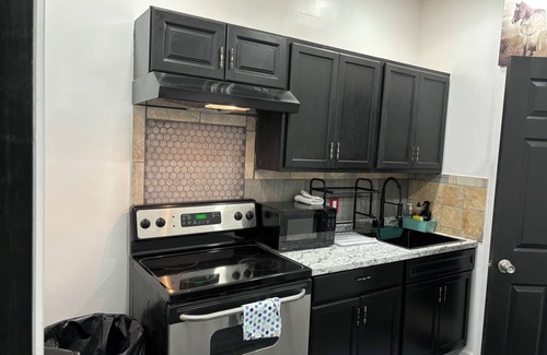 North Philadelphia Apartment | Temple Hospital 3rd Floor