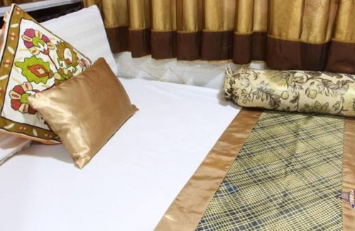 Ferry Point House | Temple street Hotel is a family hotel also good for young solo travelers