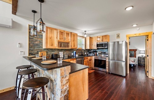 Sevierville Cabin | Tennessee Whiskey Cabin- Lake and Mtn Views, Covered Deck, Game Room, Pool Table, BBQ, Pets