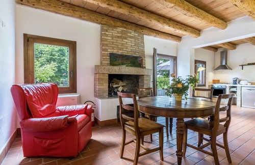 Taglio di Po House | 'Tenuta Ca' Zen - Cottage Casetta' with Shared Pool, Wi-Fi and Air Conditioning