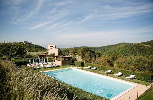 Gualdo Cattaneo Apartment | Tenuta di Forte Sorgnano | Farmhouse with pool