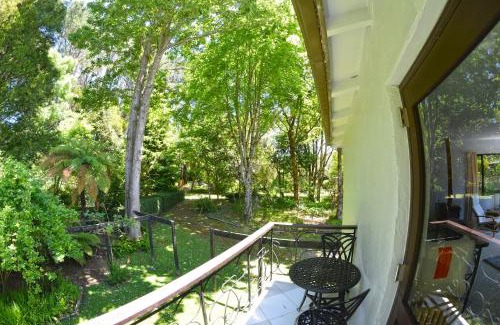 Stratford Cabin | TePopo Gardens Rural Retreat