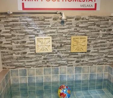 Ayer Keroh House | Teratak Mini Pool Homestay Melaka