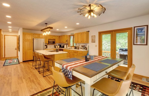 Alpine Lake House | Terra Alta Vacation Rental: Walk to Alpine Lake!