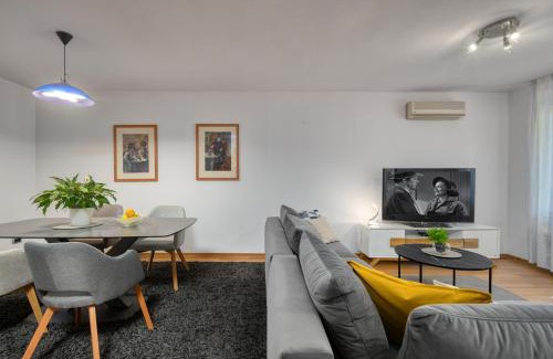 Buzdohanj Apartment | TERRA MAGICA DELUXE Apartment Or Room with Private Parking, Terrace and Sea View