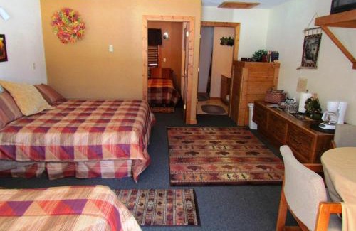 West Yellowstone Resort | Terra Nova Cabins