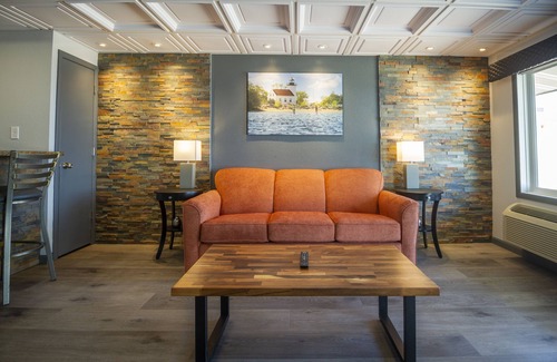 Escanaba Hotel | Terrace Bay Hotel
