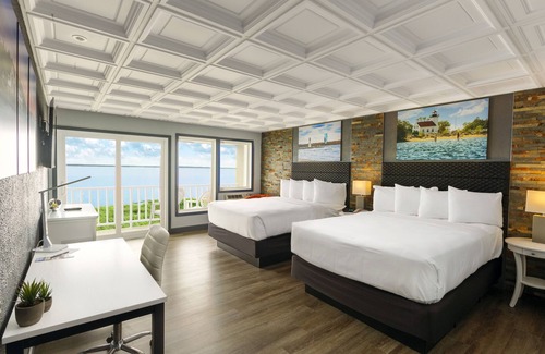 Escanaba Hotel | Terrace Bay Hotel