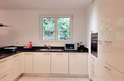 Lavertezzo Apartment | Terrace over the Verzasca Valley (White House Terrace)