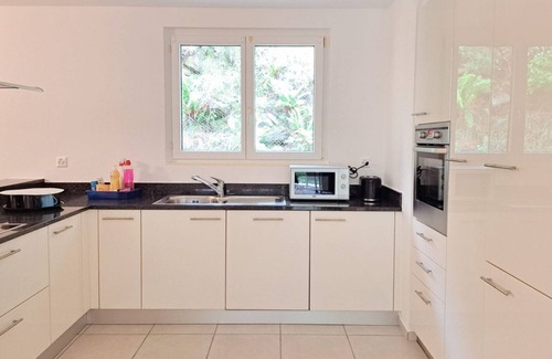 Lavertezzo Apartment | Terrace over the Verzasca Valley (White House Terrace)