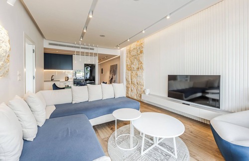 Vlore Apartment | Terrace Suite by the sea