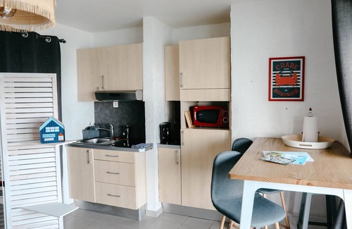 Plouguerneau Apartment | Terrace with sea view for 2 people in Plouguerneau