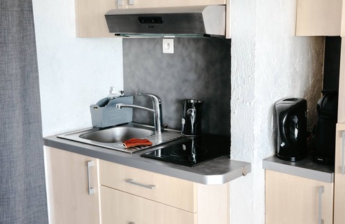 Plouguerneau Apartment | Terrace with sea view for 2 people in Plouguerneau