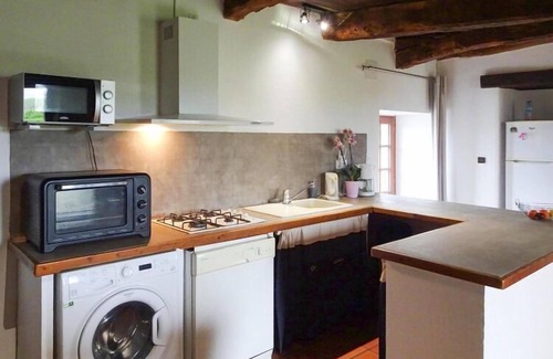 Saint-Meloir-des-Ondes Apartment | Terraced house, St Meloir des Ondes
