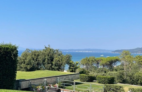 Punta Ala House | Terraced house with direct access to the beach