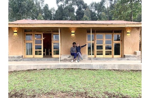 Ruhondo Ski Chalet | Terracotta Kinigi