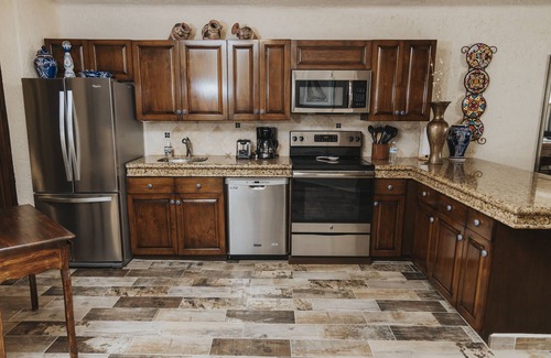 Marina Condo | Terrasol 153, In the heart of everything, 10 min walk to Downtown