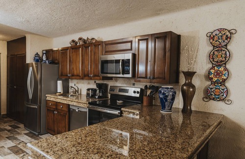 Marina Condo | Terrasol 153, In the heart of everything, 10 min walk to Downtown