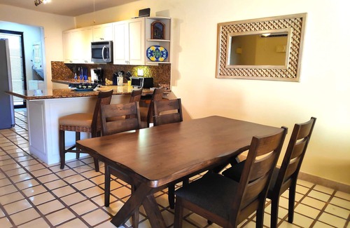 Centro Condo | Terrasol Beachfront Haven, Near Cabo's Top Spots
