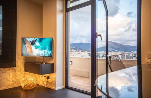 San Vincenzo Apartment | Terrazza Colombo - WHITE and GOLD Suites
