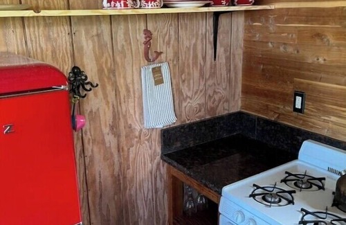 Honokaa Cottage | Terrific cottage with WiFi in Honokaa AKA"Upper House"
